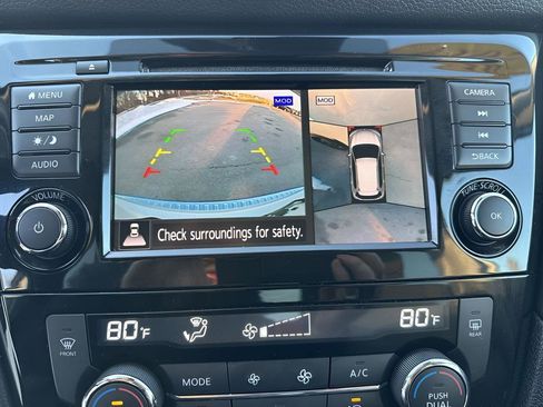 Used 2019 Nissan Rogue SL w/ Premium Package image 24