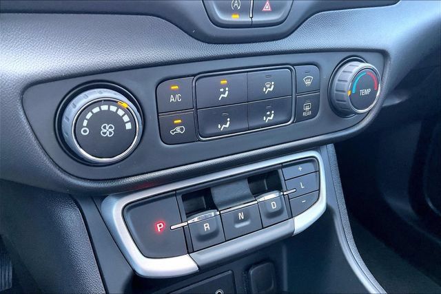 Used 2024 GMC Terrain SLE w/ Elevation Edition FWD image 24