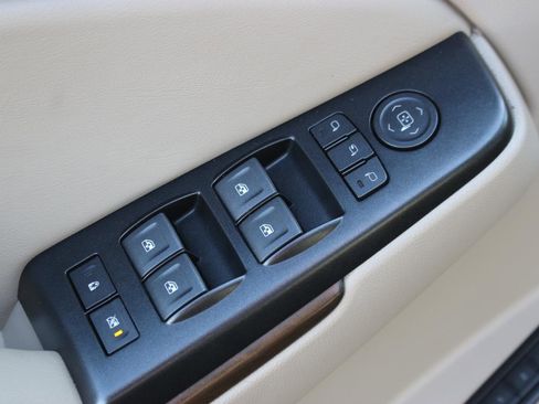Used 2019 GMC Yukon Denali w/ Open Road Package AWD/4WD image 17