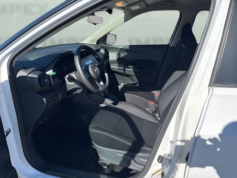 Used 2024 Nissan Kicks S image 9