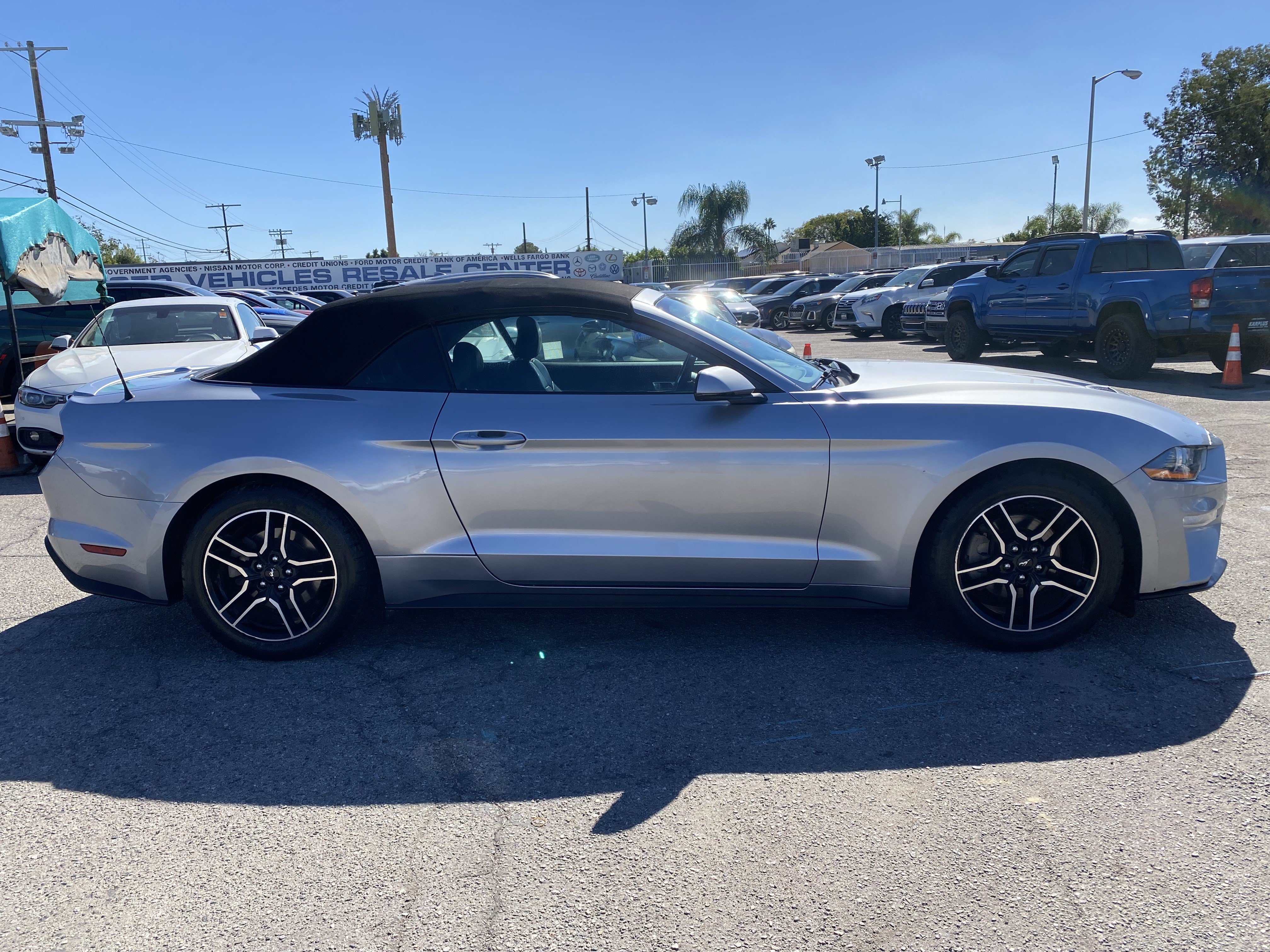 Used 2020 Ford Mustang Premium RWD image 7