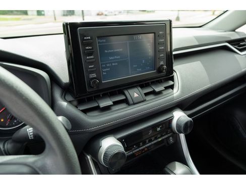 Used 2019 Toyota RAV4 LE AWD/4WD image 22
