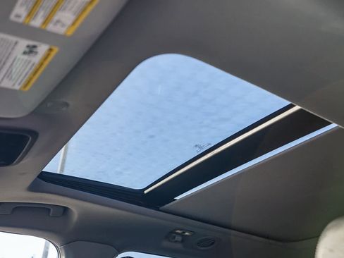 Used 2022 Ford Explorer XLT w/ Equipment Group 202A image 22