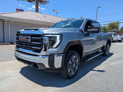 Used 2026 GMC Sierra 2500 SLT w/ SLT Premium Package AWD/4WD image 9