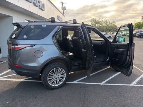 Used 2017 Land Rover Discovery HSE AWD/4WD image 11