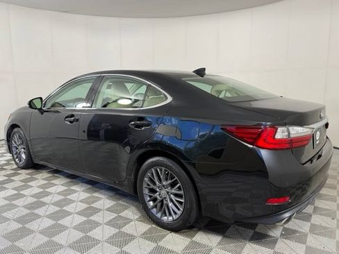Used 2018 Lexus ES 350 w/ Premier Package FWD image 4