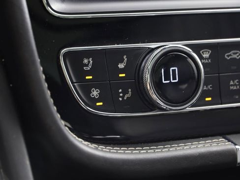 Used 2018 Bentley Bentayga image 8