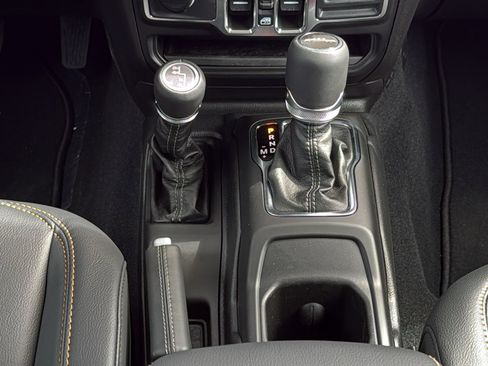 New 2026 Jeep Gladiator Sport AWD/4WD image 18