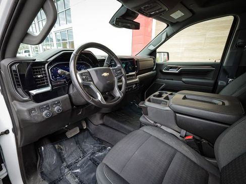 Used 2022 Chevrolet Silverado 1500 LT w/ Protection Package AWD/4WD image 12