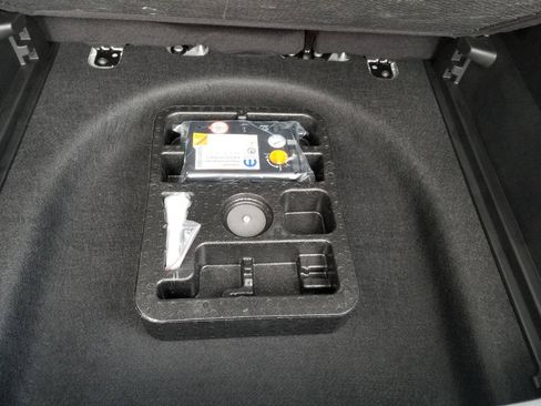 Certified 2025 Jeep Compass Limited AWD/4WD image 17