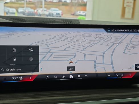 Used 2024 BMW X7 xDrive40i w/ M Sport Package image 23