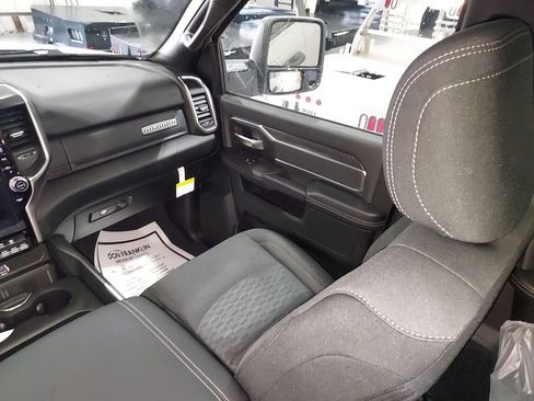 New 2026 RAM 2500 Big Horn AWD/4WD image 11