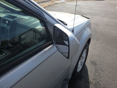 Used 2010 Mercury Mariner Premier image 4