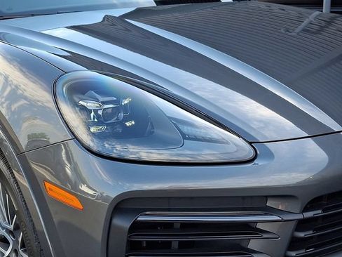 Certified 2023 Porsche Cayenne AWD/4WD image 11