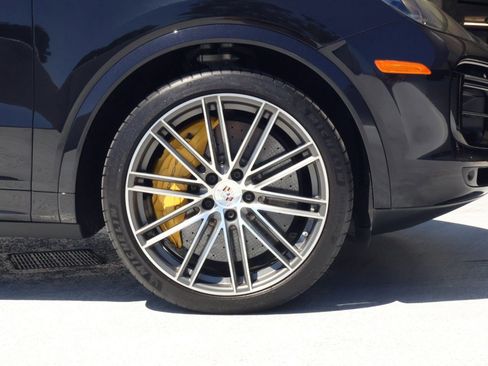 Certified 2019 Porsche Cayenne Turbo image 27