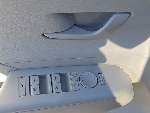 Used 2025 Hyundai Kona SEL image 13