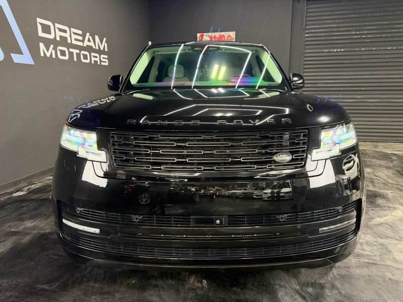 Used 2024 Land Rover Range Rover SE AWD/4WD image 2