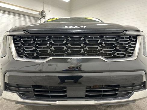 Used 2024 Kia Sorento S image 10