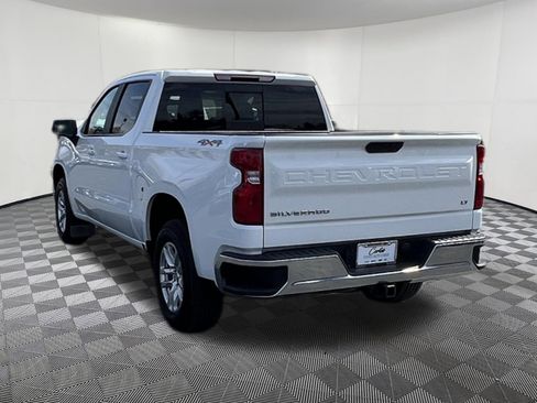 Used 2021 Chevrolet Silverado 1500 LT w/ Convenience Package II image 4