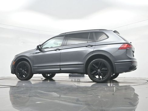 Used 2022 Volkswagen Tiguan SE R-Line AWD/4WD image 38