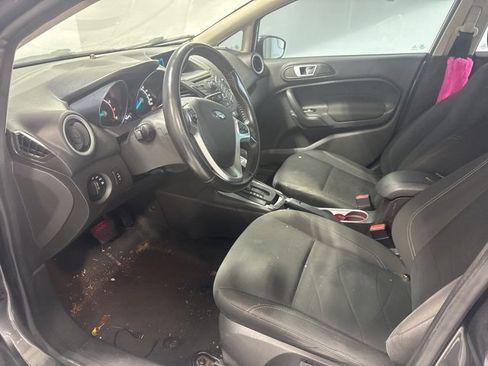 Used 2015 Ford Fiesta SE image 12