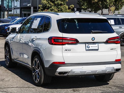 Used 2022 BMW X5 xDrive40i w/ Parking Assistance Package AWD/4WD image 4