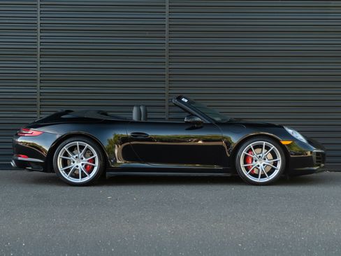 Certified 2017 Porsche 911 Carrera 4S AWD/4WD image 9