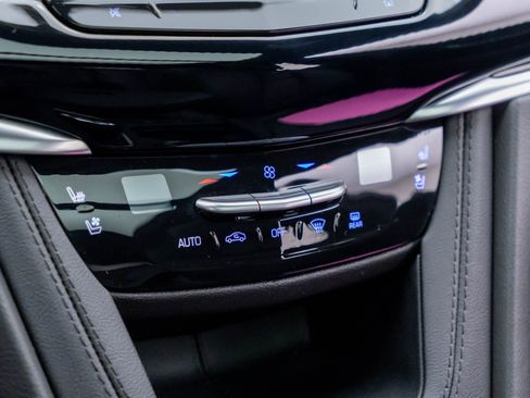 Certified 2025 Cadillac XT6 Premium Luxury w/ Platinum Package image 30