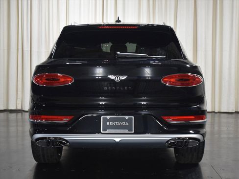 New 2024 Bentley Bentayga Extended Wheelbase image 18