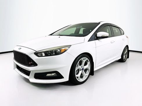 Used 2017 Ford Focus ST w/ Equipment Group 401A FWD image 1