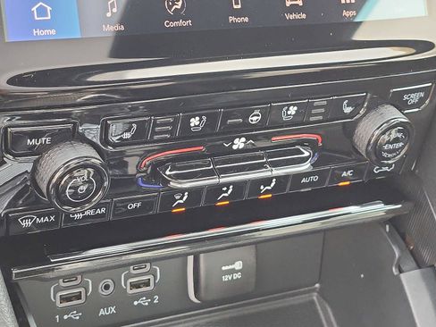 New 2025 Jeep Grand Cherokee Limited w/ Luxury Tech Group II image 13