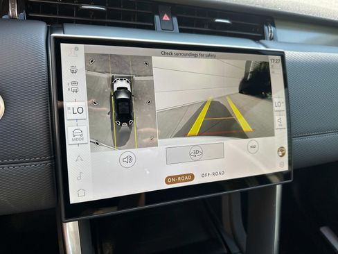 New 2025 Land Rover Discovery Sport Dynamic SE AWD/4WD image 16