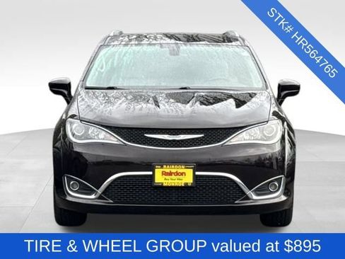 Used 2017 Chrysler Pacifica Touring-L Plus w/ Tire & Wheel Group image 2