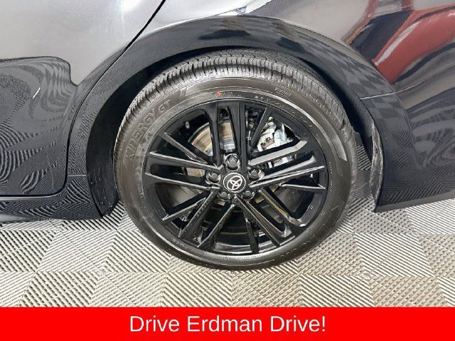 Used 2026 Toyota Camry SE FWD image 4