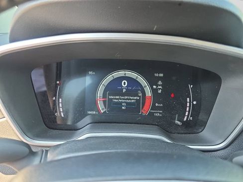 Used 2023 Toyota Corolla Cross XLE FWD image 15