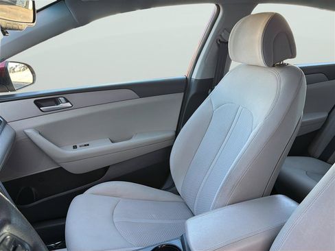 Used 2016 Hyundai Sonata SE FWD image 14