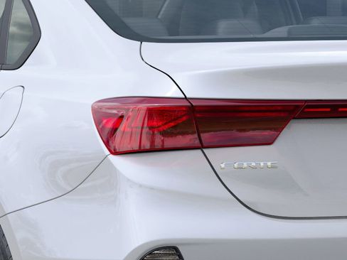 Used 2024 Kia Forte LXS w/ LXS Technology Package FWD image 13