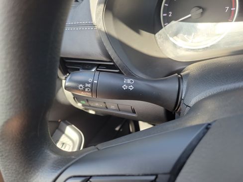 Used 2025 Nissan Sentra SV FWD image 26
