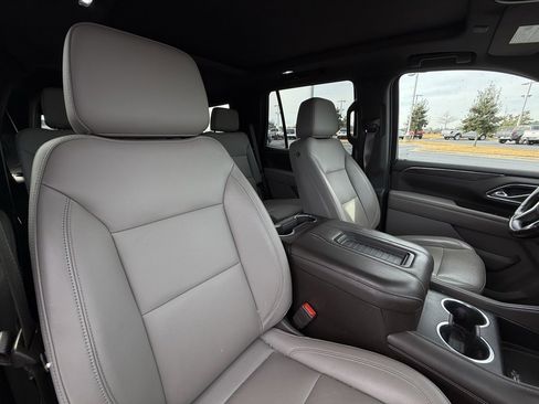 Used 2021 Chevrolet Tahoe Z71 w/ Z71 Signature Package image 31