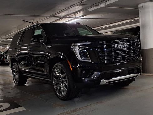 New 2026 GMC Yukon Denali Ultimate w/ LPO, Illumination Package AWD/4WD image 3