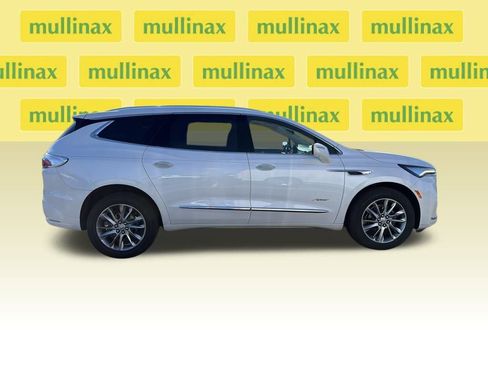 Used 2023 Buick Enclave Avenir w/ Avenir Technology Package image 10