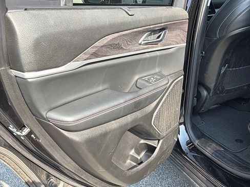 Used 2022 Jeep Grand Cherokee Limited w/ Luxury Tech Group II RWD image 23