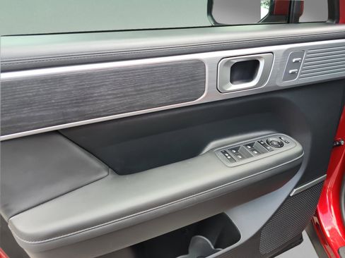 Certified 2025 Hyundai Santa Fe Limited AWD/4WD image 15