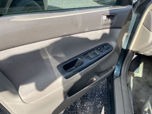 Used 2005 Toyota Camry LE FWD image 7