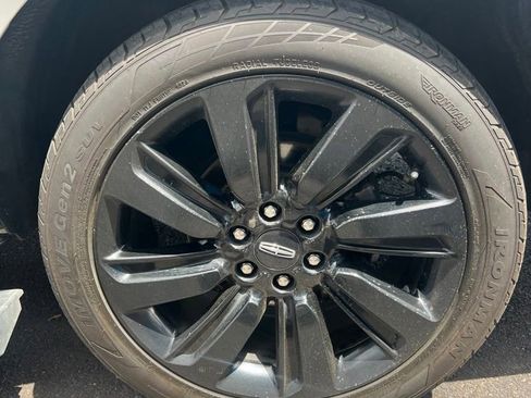 Used 2023 Lincoln Navigator L Black Label AWD/4WD image 13