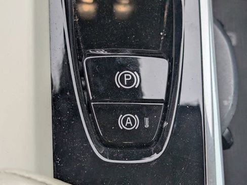 Used 2023 Volvo XC60 T8 Ultimate w/ Climate Package image 19