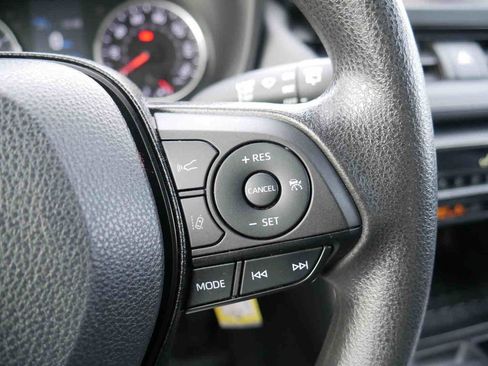 Used 2022 Toyota RAV4 LE image 36