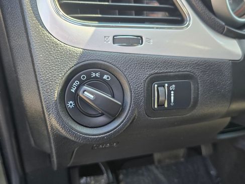 Used 2016 Dodge Journey SE w/ Flexible Seating Group FWD image 33