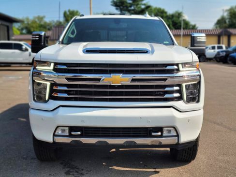 Used 2021 Chevrolet Silverado 2500 High Country AWD/4WD image 2