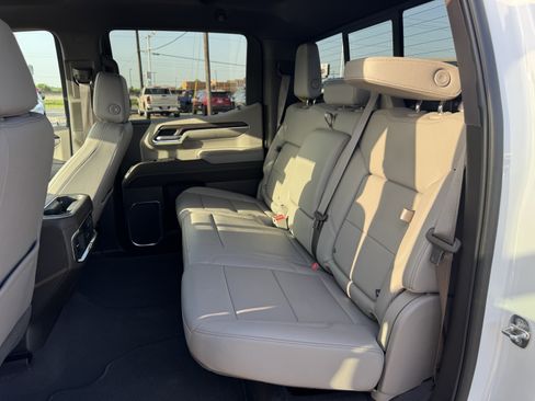 Used 2023 GMC Sierra 1500 SLT w/ SLT Premium Plus Package AWD/4WD image 25